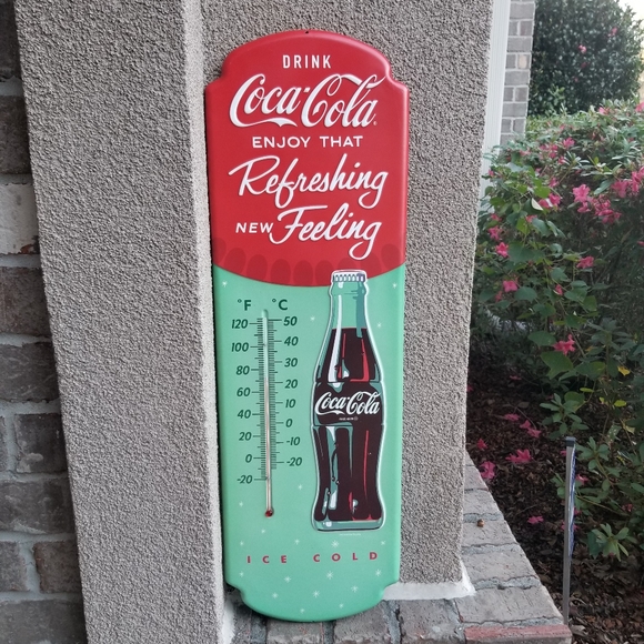 Refreshing Coca-Cola Sign - Picture 3 of 3